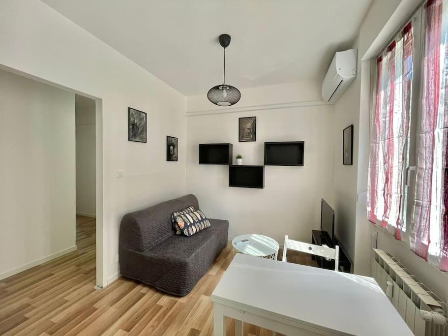 Leia Home W/Private Parking In Old Town Triest Exterior foto